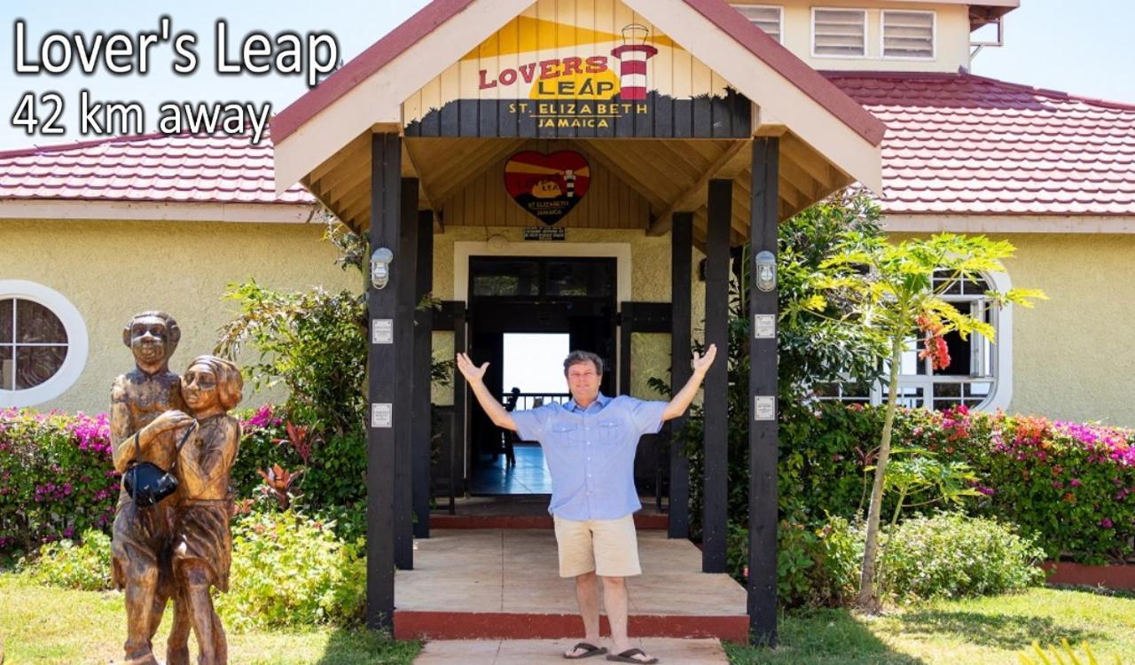 Loodik Vacation Home Brompton Manor ブラック・リバー エクステリア 写真